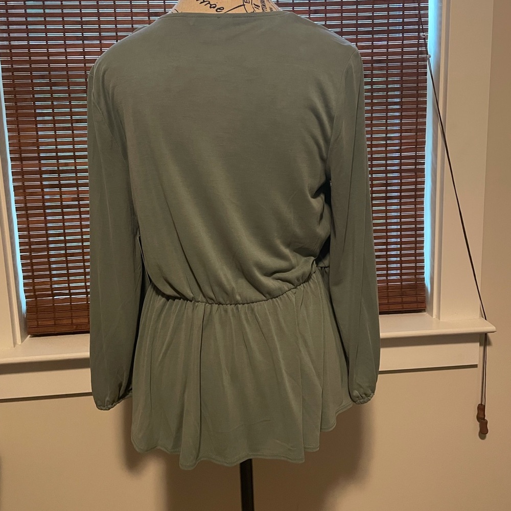 NET Lucky Brand Top - Picture 3 of 6